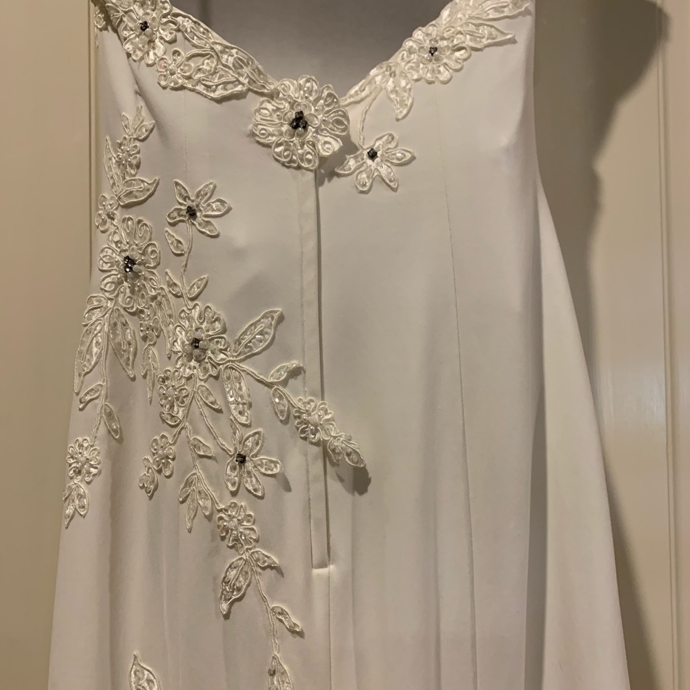 Wedding Dress or Ballgown - Picture 7 of 13